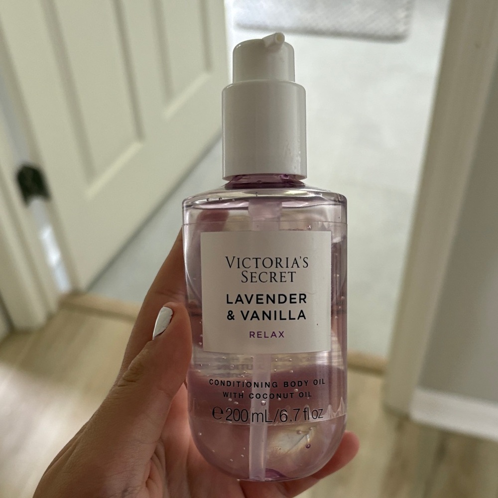 Victoria's Secret Lavender & Vanilla Conditioning Body Oil